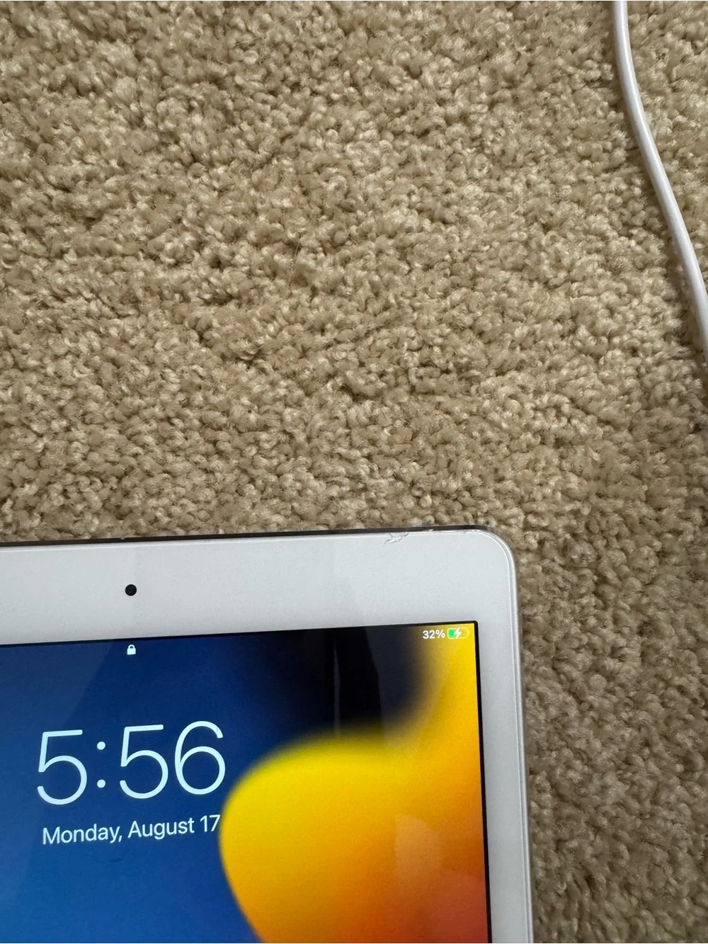 White apple ipad air 2 Tablet with Home Button - Classic White